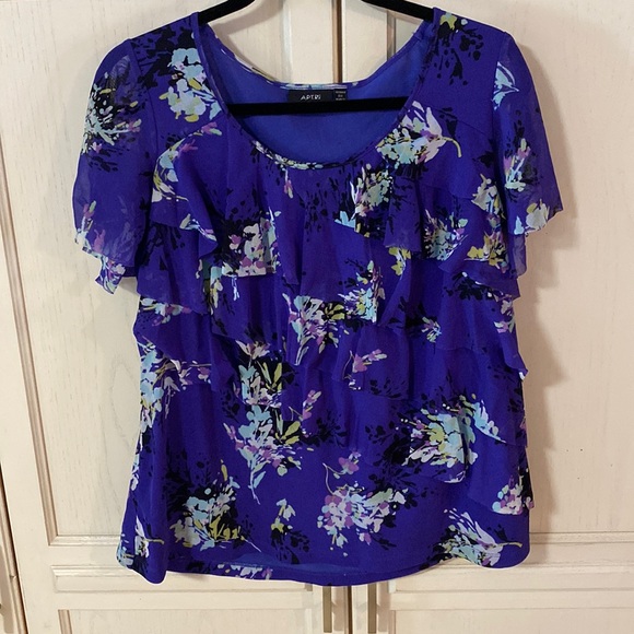 Apt. 9 Tops - A very pretty ruffled front top in 0X